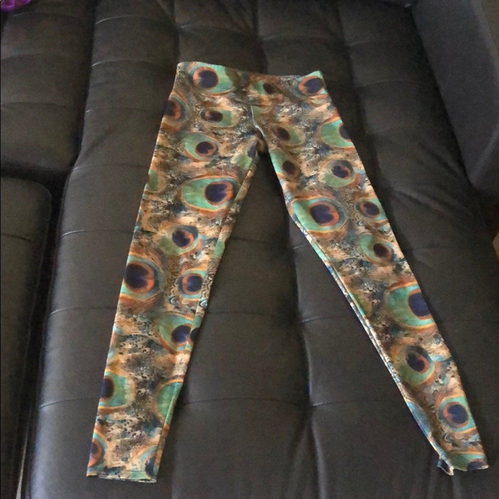 Onzie Peacock Print Leggings